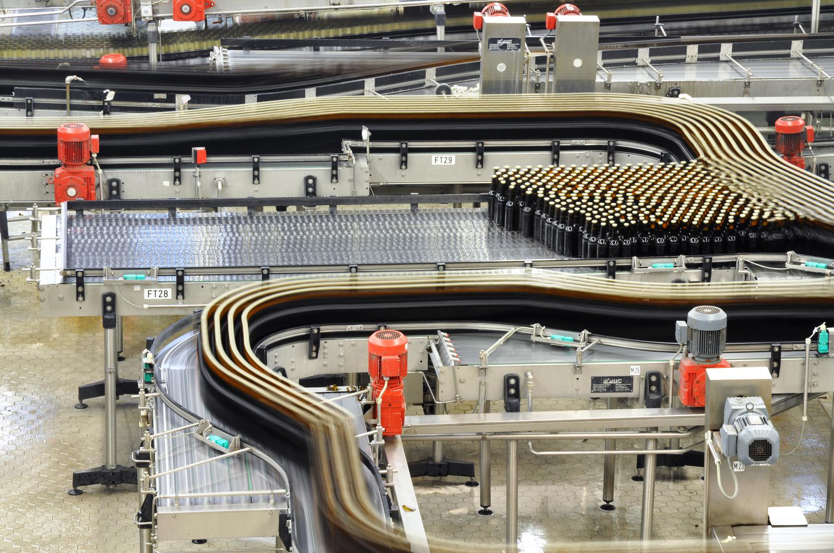 Conveyer belt in facility